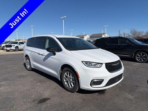 2024 Chrysler Pacifica Touring-L