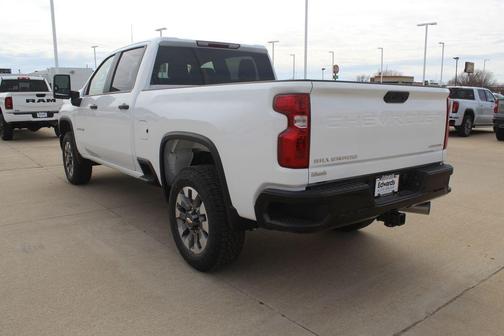 2026 Chevrolet Silverado 2500 Custom