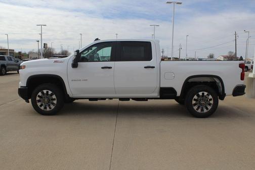 Summit White 2026 Chevrolet Silverado 2500 Custom