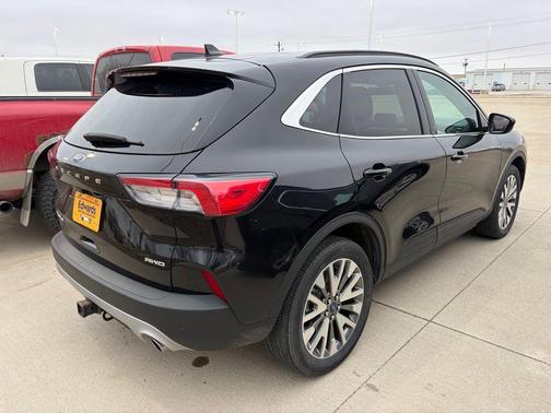 2022 Ford Escape Titanium