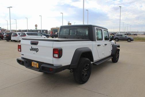 2023 Jeep Gladiator Sport