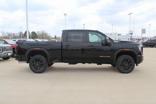 2025 GMC Sierra 2500 AT4