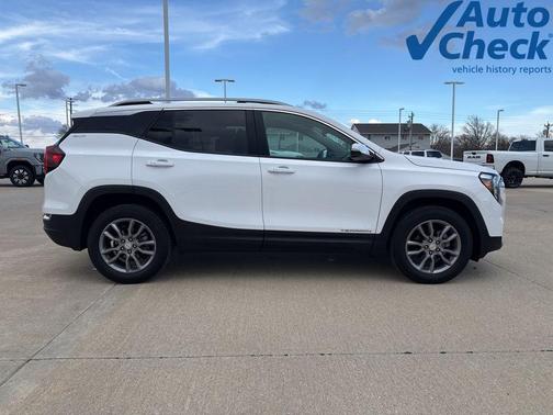 Summit White 2024 GMC Terrain SLT