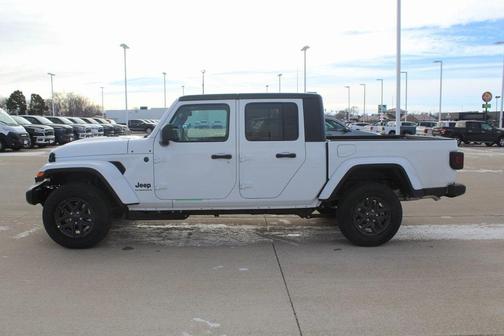 2026 Jeep Gladiator Sport
