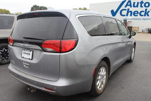 Billet Silver Metallic Clearcoat 2020 Chrysler Voyager LX