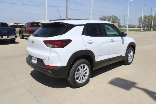 Summit White 2026 Chevrolet Trailblazer LS