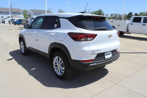 Summit White 2026 Chevrolet Trailblazer LS