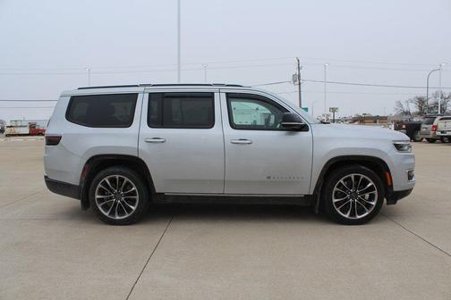 2023 Jeep Wagoneer Series III