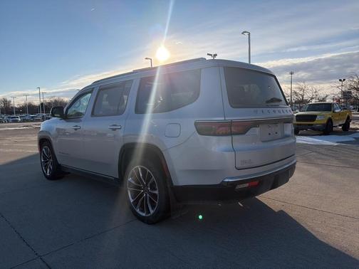 2023 Jeep Wagoneer Series III