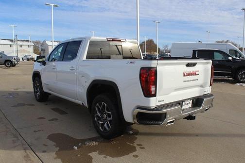2026 GMC Sierra 1500 SLE