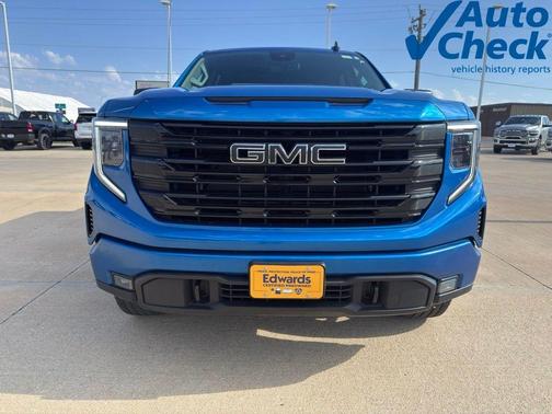 Dynamic Blue Metallic 2022 GMC Sierra 1500 Elevation
