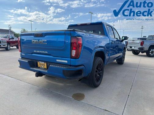 Dynamic Blue Metallic 2022 GMC Sierra 1500 Elevation