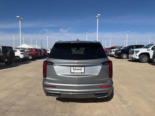 2024 Cadillac XT6 Luxury FWD