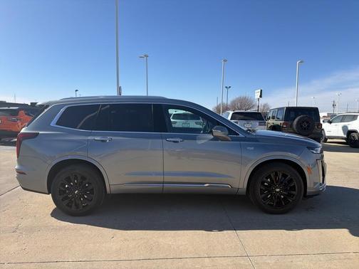 2024 Cadillac XT6 Luxury FWD