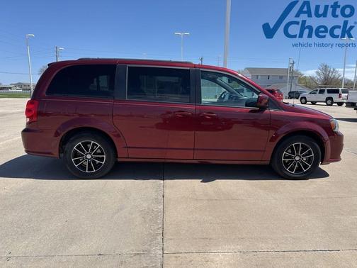 Octane Red Pearlcoat 2018 Dodge Grand Caravan GT