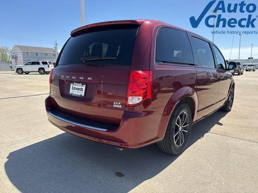 Octane Red Pearlcoat 2018 Dodge Grand Caravan GT