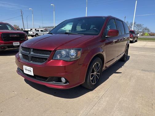 Octane Red Pearlcoat 2018 Dodge Grand Caravan GT