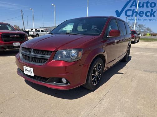 Octane Red Pearlcoat 2018 Dodge Grand Caravan GT