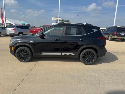 2022 Kia Seltos Nightfall