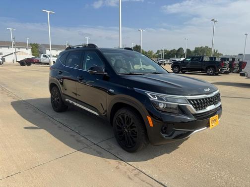 2022 Kia Seltos Nightfall