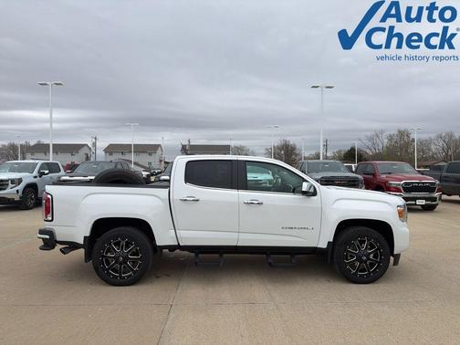 Summit White 2022 GMC Canyon Denali