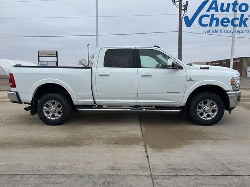 Bright White Clearcoat 2022 RAM 2500 Laramie