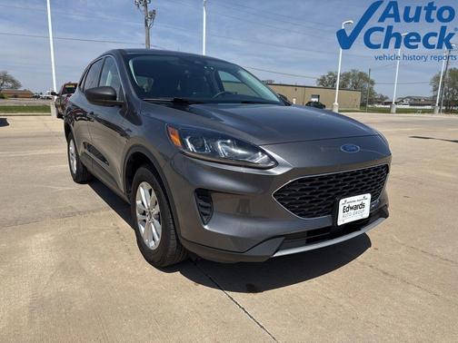 Gray Metallic 2022 Ford Escape SE