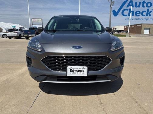 Gray Metallic 2022 Ford Escape SE