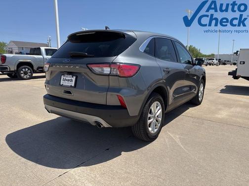 Gray Metallic 2022 Ford Escape SE