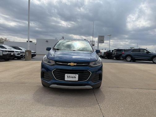Pacific Blue Metallic 2020 Chevrolet Trax LT