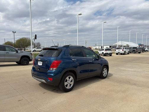Pacific Blue Metallic 2020 Chevrolet Trax LT