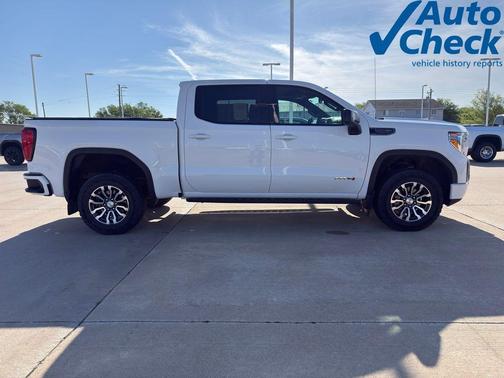 Summit White 2022 GMC Sierra 1500 Limited AT4