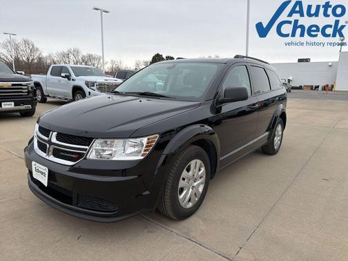 Pitch Black Clearcoat 2020 Dodge Journey SE Value