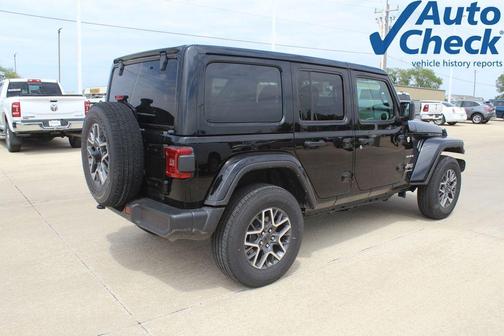 Black Clearcoat 2024 Jeep Wrangler Sahara