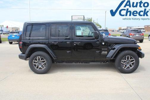 Black Clearcoat 2024 Jeep Wrangler Sahara