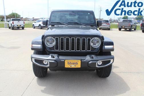 Black Clearcoat 2024 Jeep Wrangler Sahara