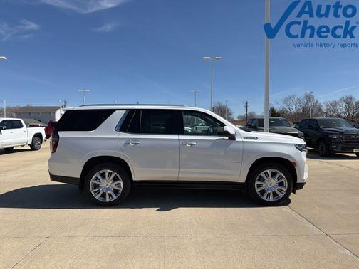 Iridescent Pearl Tricoat 2024 Chevrolet Tahoe High Country