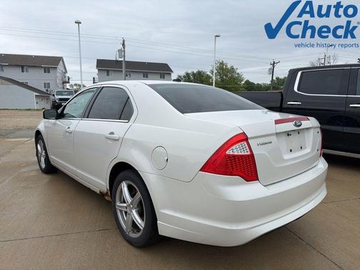 White 2010 Ford Fusion SE
