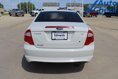 White 2010 Ford Fusion SE