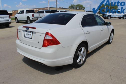 White 2010 Ford Fusion SE