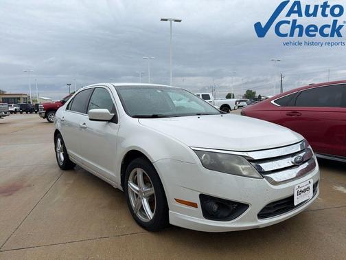 White 2010 Ford Fusion SE