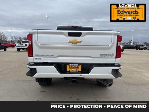 Iridescent Pearl Tricoat 2024 Chevrolet Silverado 2500 High Country