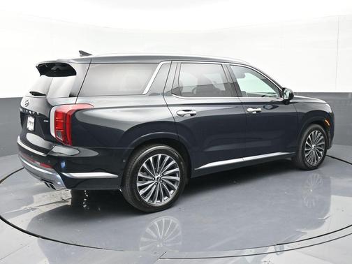 Robust Emerald 2023 Hyundai PALISADE Calligraphy