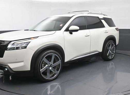 2024 Nissan Pathfinder Platinum 4WD
