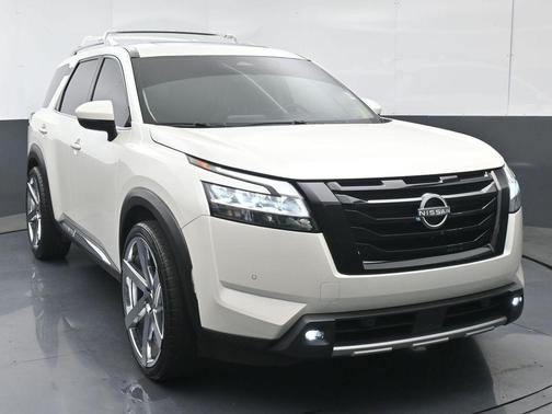 2024 Nissan Pathfinder Platinum 4WD