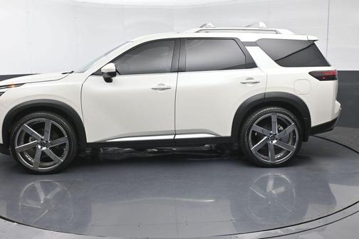 2024 Nissan Pathfinder Platinum 4WD