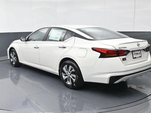 2025 Nissan Altima S FWD