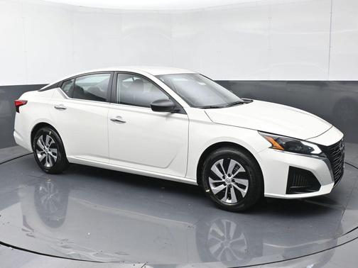 2025 Nissan Altima S FWD