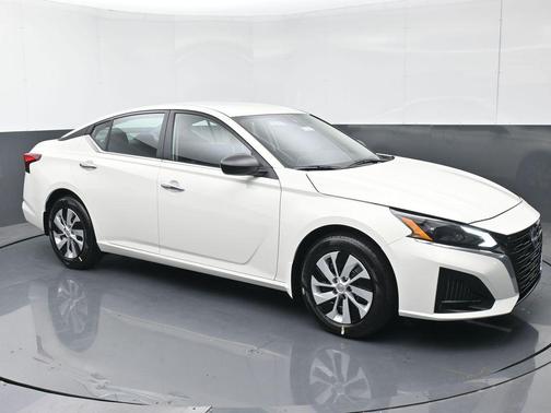 2025 Nissan Altima S FWD