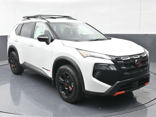 Everest White Pearl 2025 Nissan Rogue Rock Creek